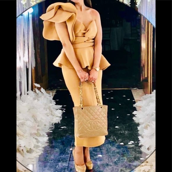 Auth CHANEL Caviar Gold Chain Shopping Tote Bag - Picture 3 of 16